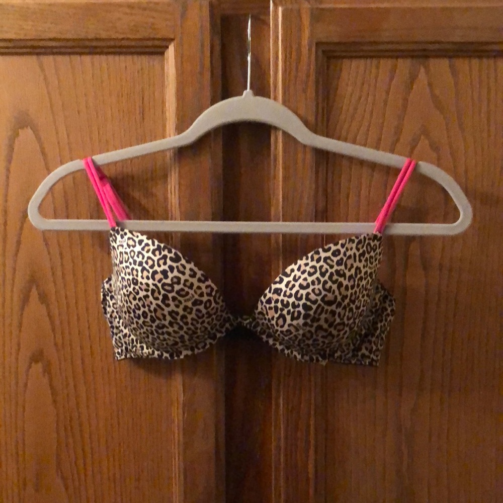 Victoria’s Secret- Heartbreaker Plunge Push Up Bra